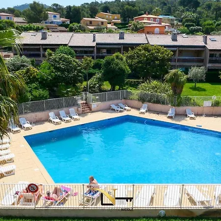 Cozy Duplexterrace Barbecue Pool On Foot Le Pradet